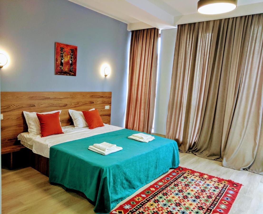 Hotel 5 Rooms Tbilisi Bagian luar foto
